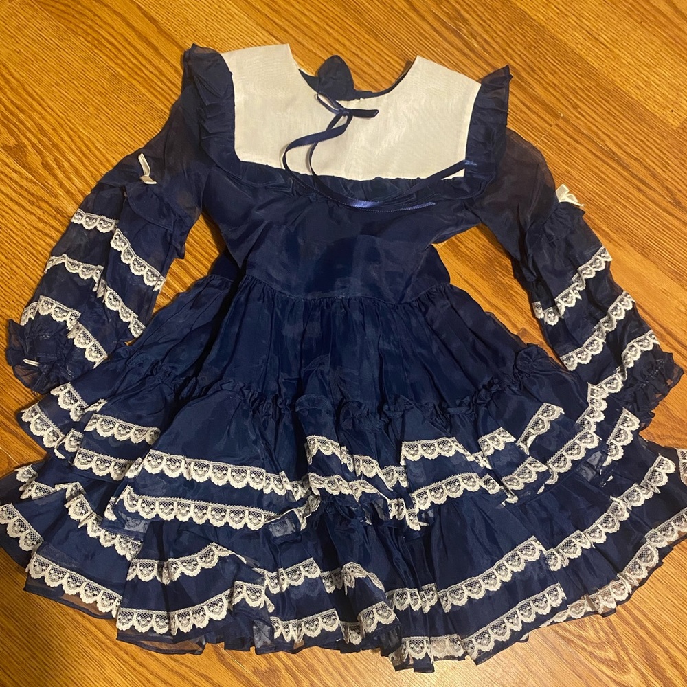 Vintage girl’s dress 4